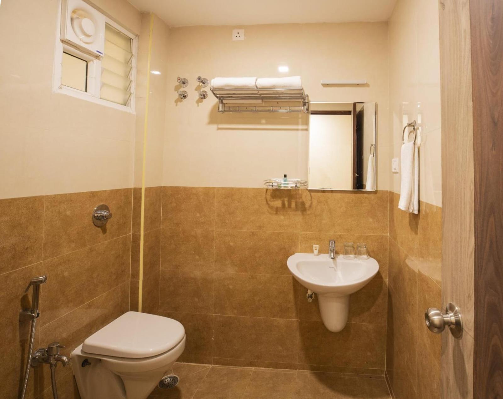 מדוראי Hotel Ramtel Inn מראה חיצוני תמונה